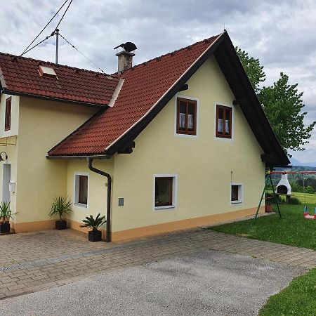 Charmantes Ferienhaus In Bester Lage Keutschach am See Ngoại thất bức ảnh