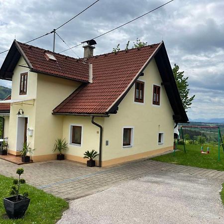 Charmantes Ferienhaus In Bester Lage Keutschach am See Ngoại thất bức ảnh