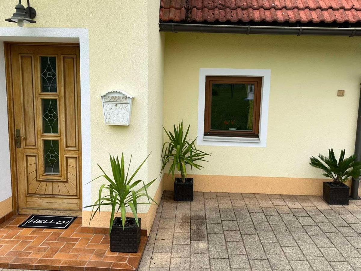 Charmantes Ferienhaus In Bester Lage Keutschach am See Ngoại thất bức ảnh